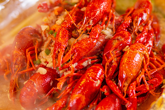 夏天的夜宵里有沒有一晚是屬于小龍蝦加冰凍啤酒的呢？