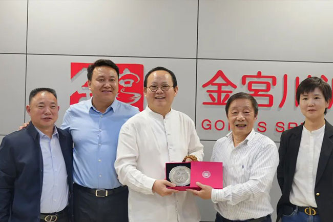 金宮，金宮雞精，金宮味精，金宮火鍋底料，金宮香腸臘肉調(diào)料，金宮小龍蝦調(diào)料，金宮魚(yú)調(diào)料，金宮調(diào)料定制，金宮調(diào)味品定制