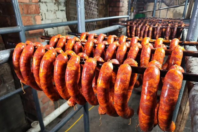 北方人也喜歡川味香腸，一袋金宮的川派香腸干粉調料自己搞定